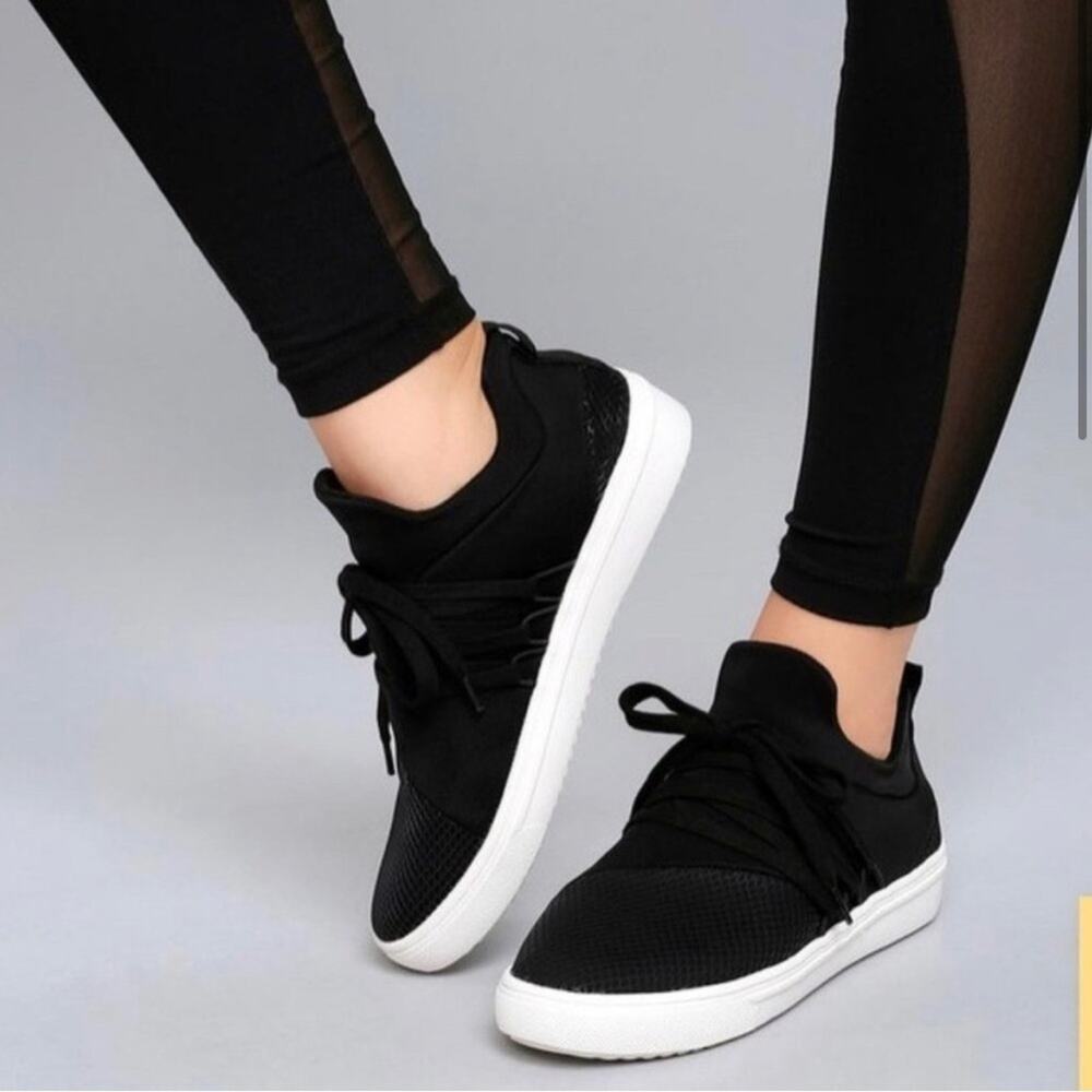 Steve Madden Lancer Pull On Sneaker with Laces Black Size 6.5 - Picture 16 of 16